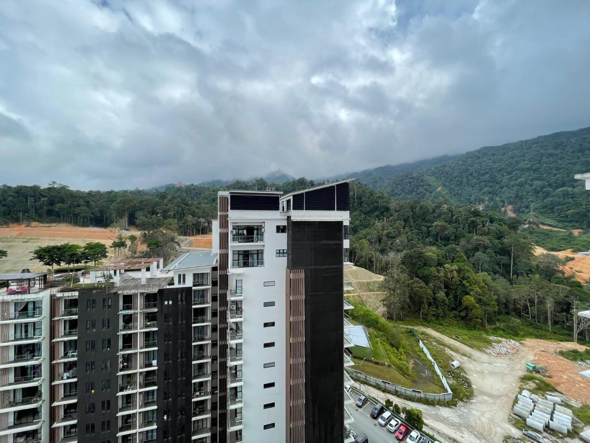 Midhill Apartment Genting 1507 By Aurorahomes Гентинг Хайлендс Екстериор снимка